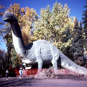 Dinny the Dinosaur - 1987