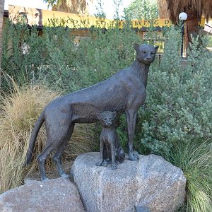 Cheetahs Statue