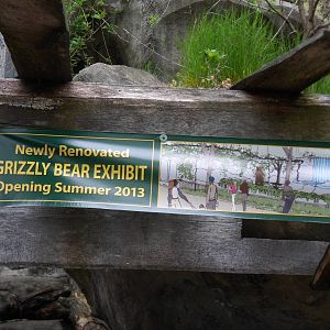 New Grizzly Bear Exhibit Sign