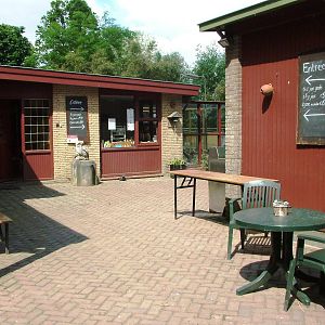 Entrance Courtyard at De Paay, 02/06/12