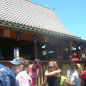 building where you get on the manta rollercoaster