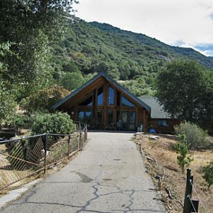 walkway to gift shop and entrance