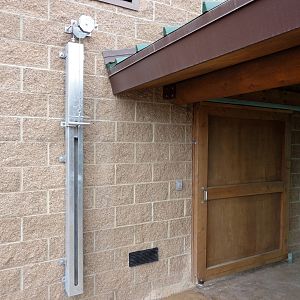 Grizzly Bear Exhibit - Training Panel