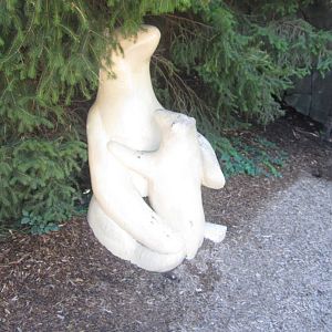 Aug. 2012-Polar Bear statue