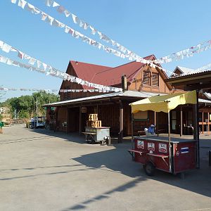 Toyota Elephant Passage - Central Plaza