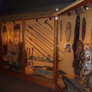 Gomek - New Guinea Artifacts