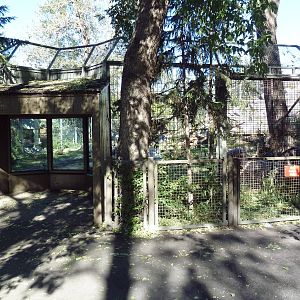Canadian Wilds - Grizzly Bear Exhibit
