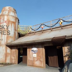 Rocky Shores - Bear Dens - Entrance Area
