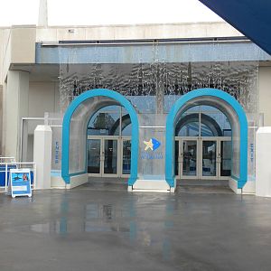 2010 - Entrance