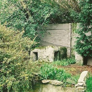 Empty Penguin exhibit 16th April 2004