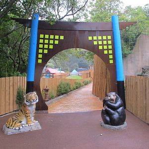 Entrance to Asia Precinct - Wellington Zoo 2013