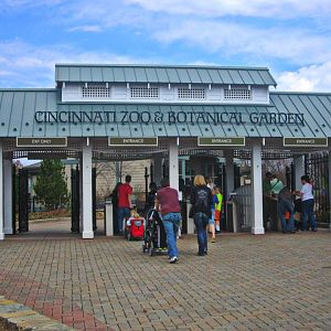 Apr. 2013 - Cincinnati Zoo Entrance