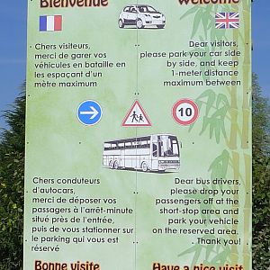 Instructional sign for parking lot