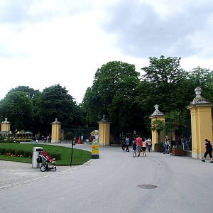 Rotunda Exhibits at Vienna, 14/06/13