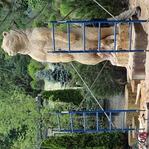 Grizzly_Ridge_Bear_Statue_Near_Completion