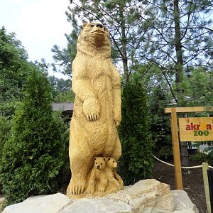 Mike and Mary Stark Grizzly Ridge - Entry Plaza