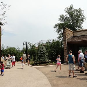 Mike and Mary Stark Grizzly Ridge - Path From Otter Underwater Viewing