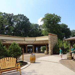 Mike and Mary Stark Grizzly Ridge - Bear Building, Red Wolf Viewing, and Ed