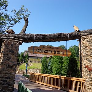Mike and Mary Stark Grizzly Ridge - Entry Sign