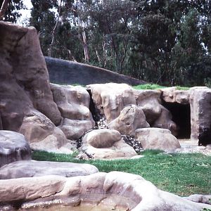 Gorilla exhibit - 1987