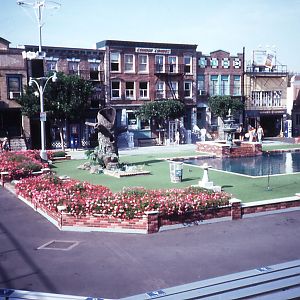 Free-flight Bird Show set - 1992