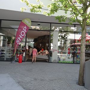 New Zoo Shop