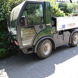 Vehicle in the zoo