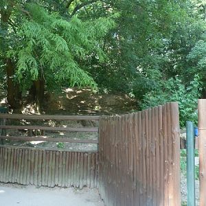 Emu enclosure