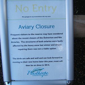 Sign explaining why the Aviary were closed
