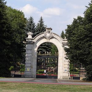 Main gate to Zoological Garden
