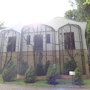 House for birds and reptiles