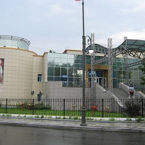 Aquarium building