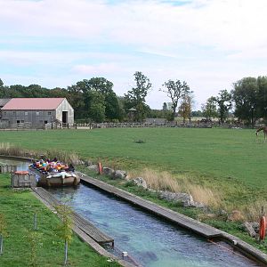 Giraffe exhibit at Flamingo Land, 21/09/13