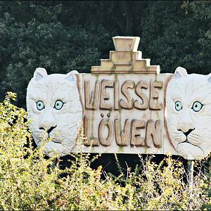 Lion-Gate at Serengeti Park