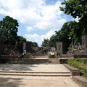 Leipzig Zoo - Bear Castle