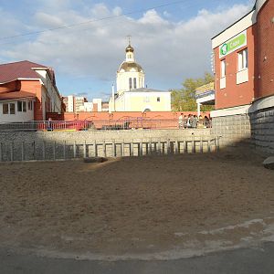 Elephant exhibit from animal's viewpoint