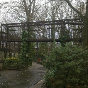 2013-12 Hamm lar-gibbon enclosure