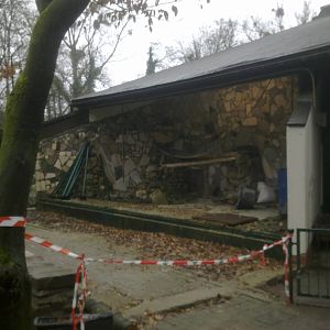 2013-12 Hamm Sulawesi macaque cage enlargement