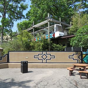 Wilds of Africa - Ndebele Plaza