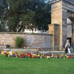 Through the archway to the zoo! 6th April 2014