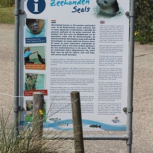 Info sign seals