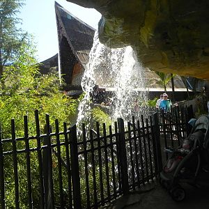 Other side of the watefall Tiger Trail