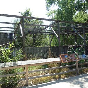 Red-Legged Seriema/Sacred Ibis Exhibit