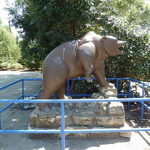 Grizzly Bear Statue