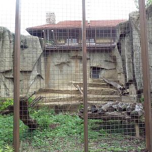 1914 Koetthoefer Animal Building - Empty Exhibit (old tiger enclosure