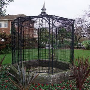 Raven's Cage at London Zoo Jan 2009