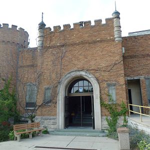 Vanishing Kingdom Building