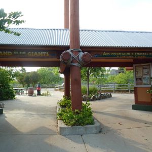 Land of the Giants - Entrance