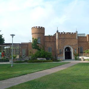 Vanishing Kingdom Building