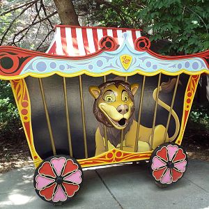 Talking Lion (a paper shredder is in his mouth)